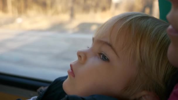 Primo Piano Faccia Bambino Triste Serio Bambino Sente Malato Nausea — Video Stock