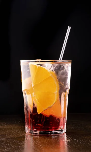 Italienischer Alkoholfreier Limo Cocktail Auf Holztisch Frontansicht — Stockfoto