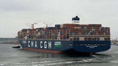 French shipping company owned the biggest LNG-powered dual fuel container vessel leaving the European port