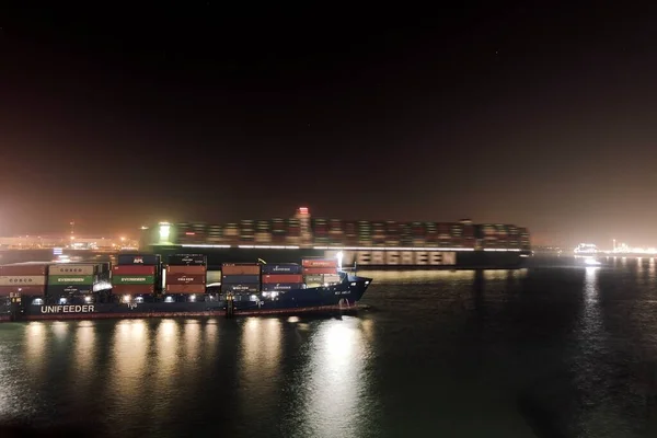 Night Call Biggest Container Ship European Port — Foto Stock