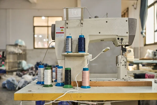 Деталь Упаковки Пряжи Швейной Машине Китайской Обувной Фабрике — стоковое фото