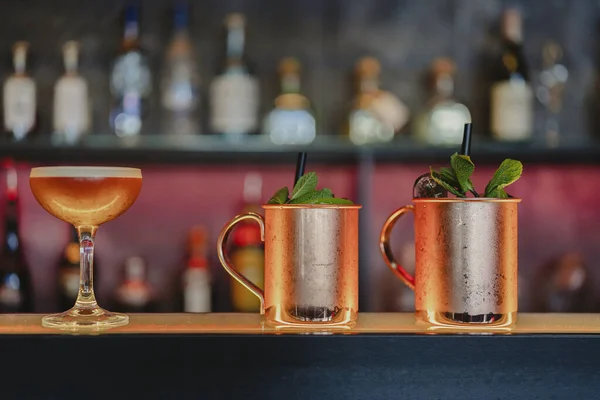 Moscow Mule Sour Cocktails Served Glass Ice Cubes Counter Bar — Stock Photo, Image