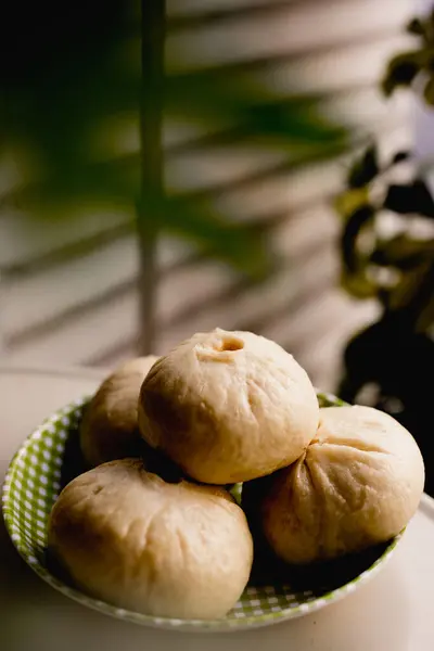 Σωρός Από Ψωμάκια Baozi Στον Ατμό Κεραμική Πλάκα — Φωτογραφία Αρχείου