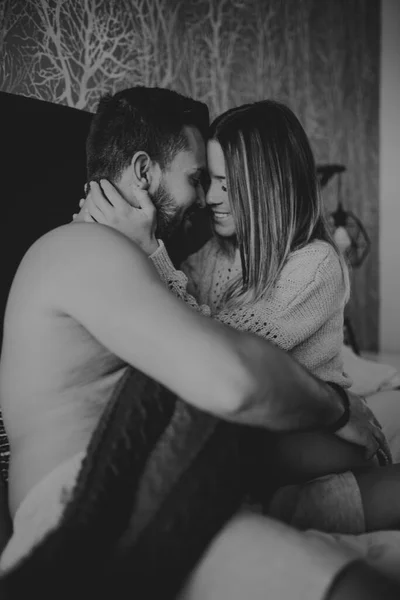 Cheerful Young Man Woman Smiling Cuddling While Lying Comfortable Bed — Stock Photo, Image