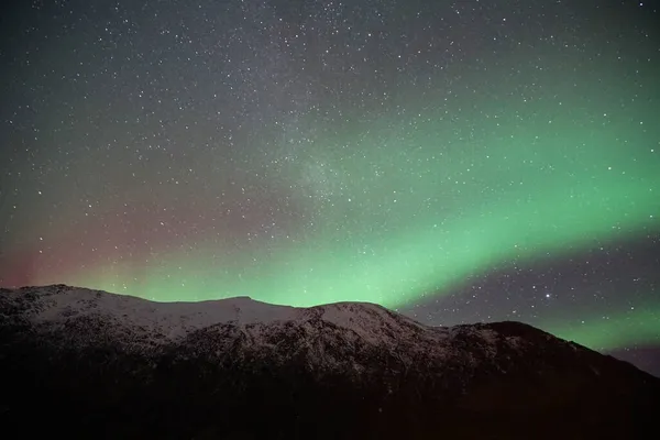 Spettacolari Aurore Boreali Verdi Rosa Tromso — Foto Stock