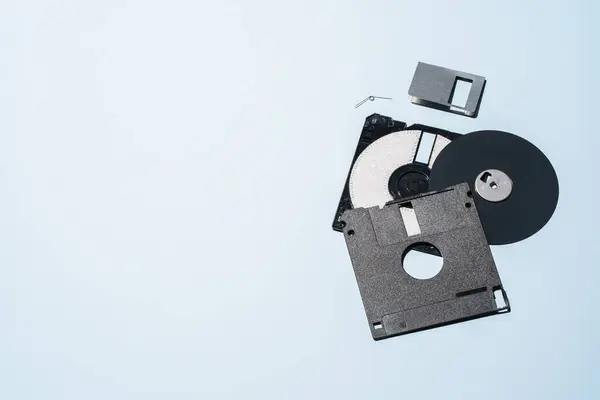 High Angle Parts Old Fashioned Floppy Disk Arranged Blue Background — Stock Photo, Image