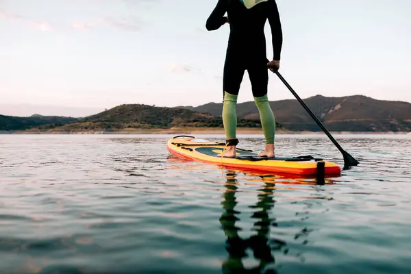 Cropped Unrecognizable Anonymous Male Surfer Floating Sup Board Calm Sea — Stock Photo, Image