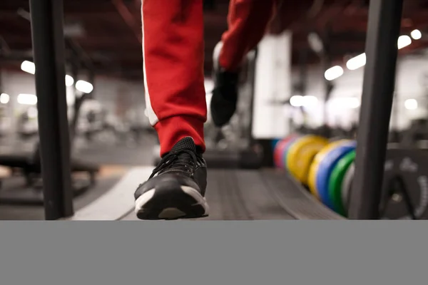 Crop Anonymous Male Athlete Sportswear Sneakers Running Treadmill Fitness Training — Stock Photo, Image