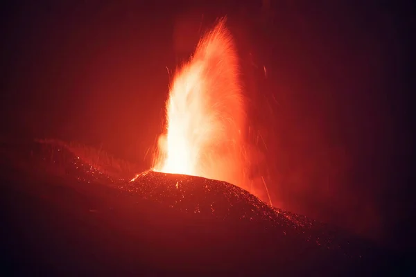 Hot Lava Magma Pouring Out Crater Night Cumbre Vieja Volcanic — Stock Photo, Image