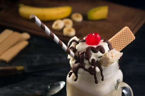 Frozen chocolate banana stok fotoğraflar - Sayfa 2 | Frozen chocolate banana telifsiz resimler, görseller | Depositphotos