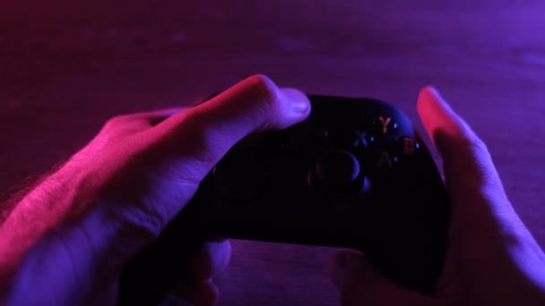 Joysticksregulator För Spel Den Nya Xbox Serien Konsolen Juli 2021 — Stockvideo