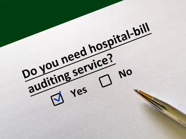 One Person Answering Question Insurance Needs Hospital Bill Auditing Service — Stock Photo, Image