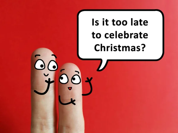 二本の指が二人として飾られている クリスマスを祝うには遅すぎるかどうかを尋ねる人もいます — ストック写真