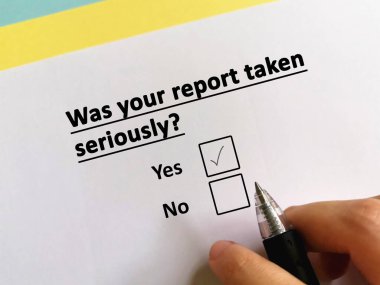 Bir kişi çocuk istismarı ile ilgili soruya cevap veriyor. Raporunun ciddiye alındığını düşünüyor..