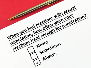 Bir kişi ereksiyon bozukluğuyla ilgili soruya cevap veriyor. İnsan, her zaman içine girmek için yeterince sert kalkacağını düşünür..