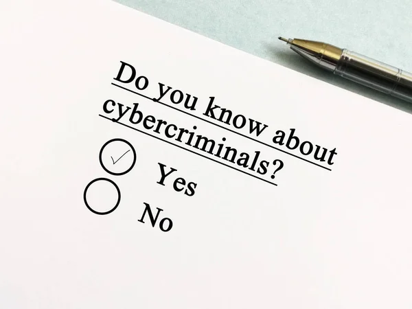 One Person Answering Question Cyber Attack Knows Cybercriminals — 스톡 사진