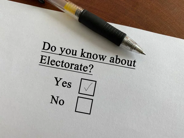 One Person Answering Question Politics Knows Electorate — Stock Photo, Image