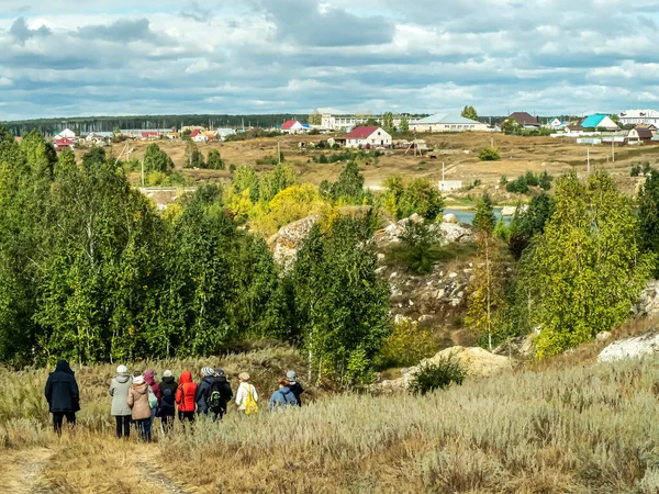 南乌拉尔地区美丽的风景如画的秋天风景 巴兰迪诺附近的大理石采石场地区 — 图库照片