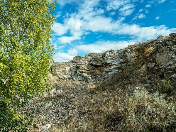 Piękny Malowniczy Jesienny Krajobraz Południowych Uralu Obszar Obszarze Kamieniołomu Marmuru — Zdjęcie stockowe