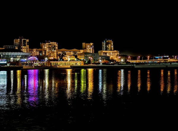 俄罗斯马戏区车里雅宾斯克市Miass河的夜间河岸 南部乌拉尔 — 图库照片