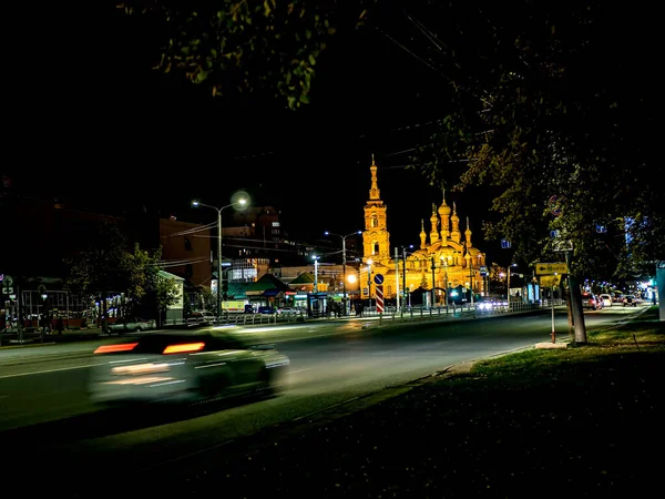 Visão Noturna Edifício Igreja Santíssima Trindade Rua Kirov Uma Noite — Fotografia de Stock