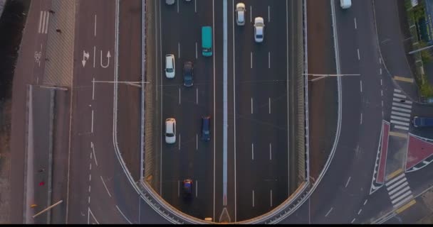 Congestione del traffico durante l'ora di punta, ingorghi, traffico congestionato durante il tramonto — Video Stock