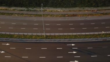 Trafik sıkışıklığı, trafik sıkışıklığı, gün batımında trafik sıkışıklığı. Yüksek kaliteli FullHD görüntüler