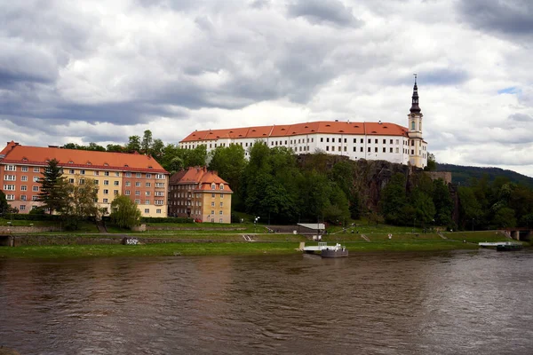 Deci Czech Cumhuri Yeti Mayis 2021 Şato Elbe Nehri Manzarası — Stok fotoğraf