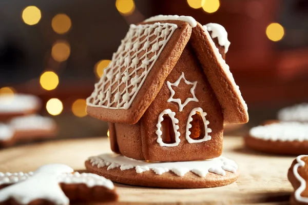 Homemade Christmas Gingerbread House Bokeh Background Selective Focus — Stock Photo, Image