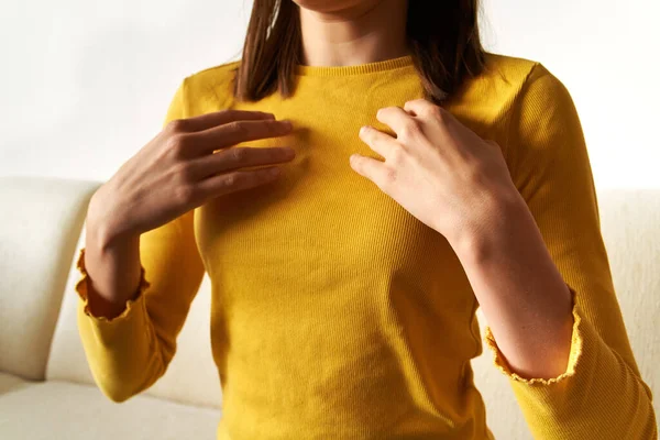 Teenage Girl Practicing Eft Emotional Freedom Technique Tapping Collarbone Point — Fotografia de Stock