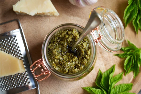 Homemade Pesto Sauce Made Young Ground Elder Leaves Spring Wild — стоковое фото