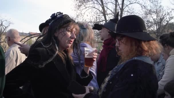 Prague Czech Republic April 2022 Women Disguised Witches Talking Drinking — стокове відео