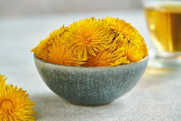 Blooming Dandelions Table Cup Taraxacum Tea Background — стоковое фото