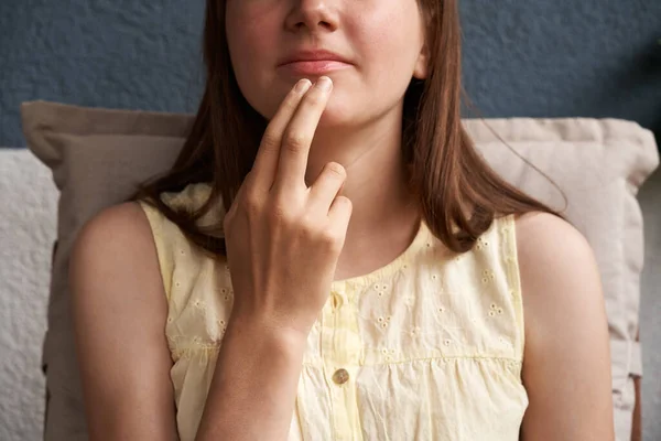 Hand Girl Practicing Eft Emotional Freedom Technique Tapping Mouth — Stockfoto