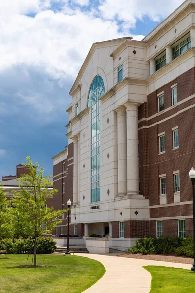 2020年6月18日アメリカ オーバーン アラバマ州 オーバーン大学キャンパスの下ホール外観 — ストック写真