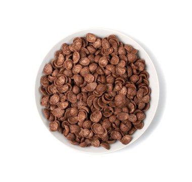 Çikolatalı mısır gevrekleri izole. Kahvaltı için mısır gevreği yığını, bir yığın kahverengi çikolata gevreği, gevrek pirinç gevreği, beyaz arka planda sağlıklı atıştırma grubu.