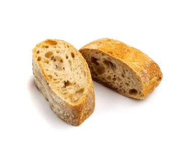 Soyutlanmış ciabatta ekmeği. Beyaz arkaplanda İtalyan chiabatta somunu, üst görünüm yemek fotoğrafçılığı.