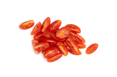 İzole edilmiş uzun erik domatesleri. Taze küçük vişneli domatesler, beyaz arka planda küçük organik kokteyl dilimleri.