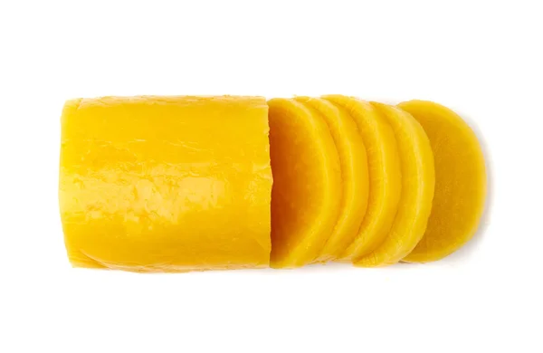Απομονωμένος Πικραμμένος Ντάικον Μαριναρισμένο Κίτρινο Ραπανάκι Φέτες Πίκλες Daikon Ζυμώνοντας — Φωτογραφία Αρχείου