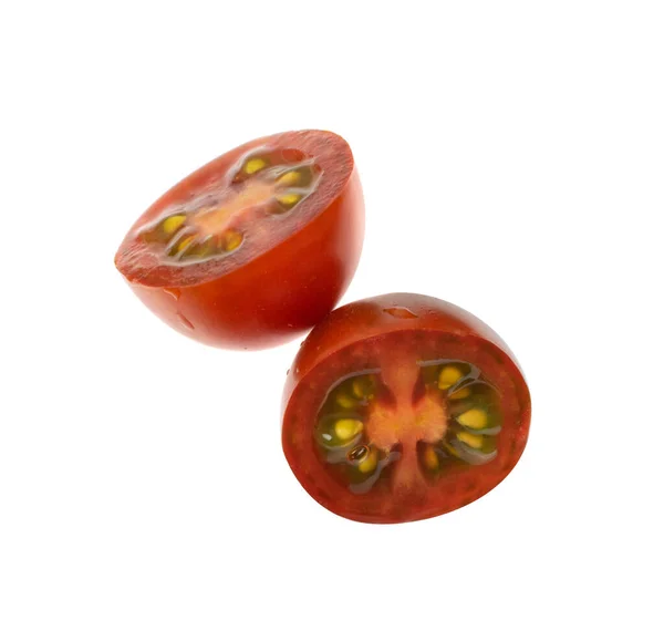 Mitades Tomate Ciruela Marrón Aisladas Pequeñas Rodajas Tomate Cereza Fresca —  Fotos de Stock