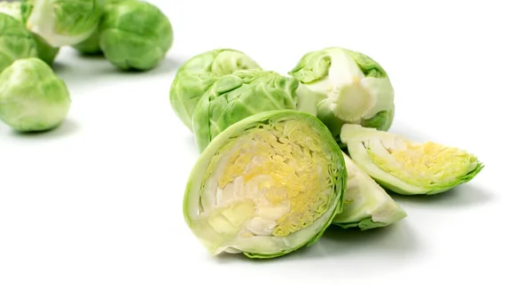 Brotes Bruselas Cuñas Aisladas Cortes Col Brassica Oleracea Rebanadas Brotes — Foto de Stock