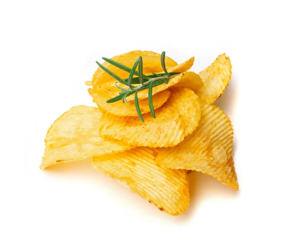 Batatas Fritas Isoladas Batata Ondulada Crocante Lanche Heap Com Verdes — Fotografia de Stock