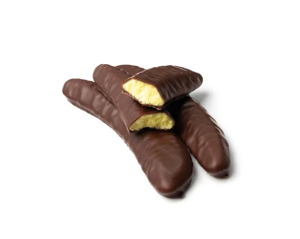 巧克力香蕉分离 香蕉形状的糖果 果香点心 香蕉酥覆盖着巧克力釉面的白色背景色 — 图库照片