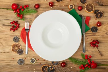 Noel Yemeği Masası Düzleştirme Yatağı. Xmas Akşam Yemeği Arka plan Üst Görünümü, Şenlikli Kırsal Restoran Dekorasyonu, Noel Yemeği, Akşam Yemeği Davetiyesi, Kopya Boşluğu olan Yeni Yıl Partisi