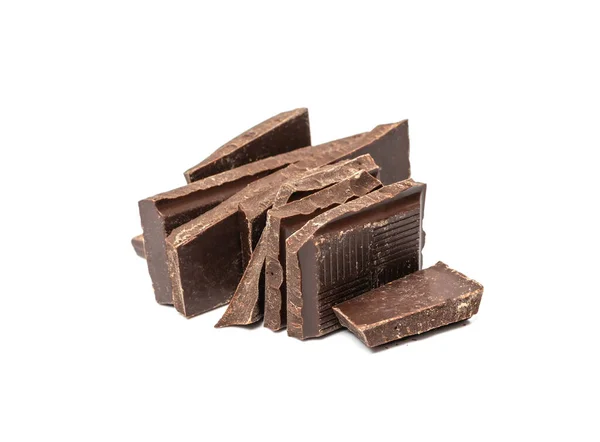 Törött Csokiszelet Elszigetelt Tejcsokoládé Négyzet Alakú Darabok Kockák Kis Halmok — Stock Fotó