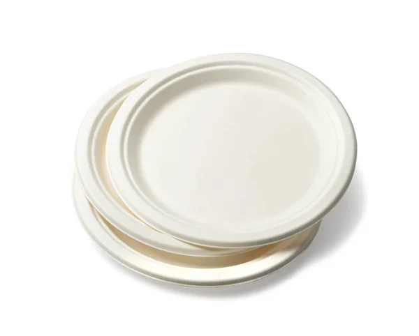 纸盘隔离 环保餐具 一次性餐具 可生物降解的纸板 野餐用生态生物桌 白色背景图上可重复使用的器皿 — 图库照片