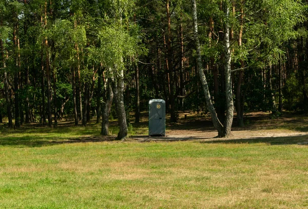 Portable Toilet Forest Plastic Restroom Outdoor Camping Bio Septic Mobile — Foto de Stock