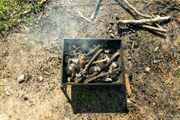 Small Grill Portable Barbecue Bbq Flame Smoke Mini Barbecue Outdoor — Stockfoto