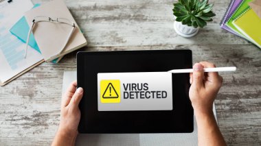 Virüs ekranda uyarı mesajı algıladı. Siber güvenlik ihlali. Veri koruması İnternet ve teknoloji kavramı