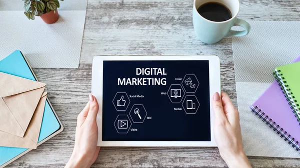 Digitale marketing concept op het scherm. Bedrijfs- en internetconcept — Stockfoto